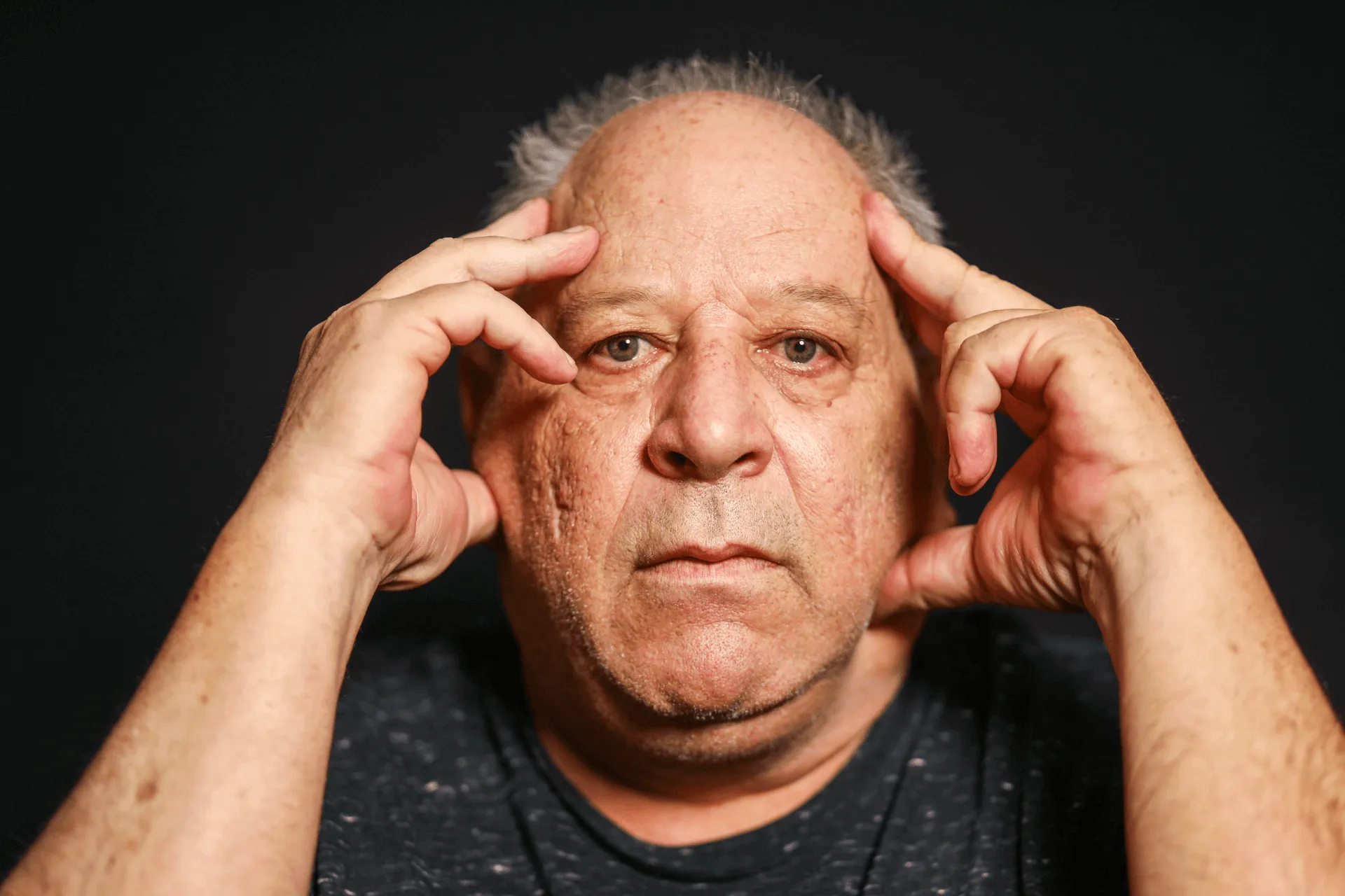 "המאבק פגע בבריאות, במשפחה ובפרנסה שלי, אבל לא יכולתי אחרת, חשבתי שאני משתגע". יצחק בקרינג (צילום תמונה ראשית: שלומי יוסף. צילומים נוספים בכתבה: לע"מ, הסנגוריה הציבורית, ויקיפדיה)