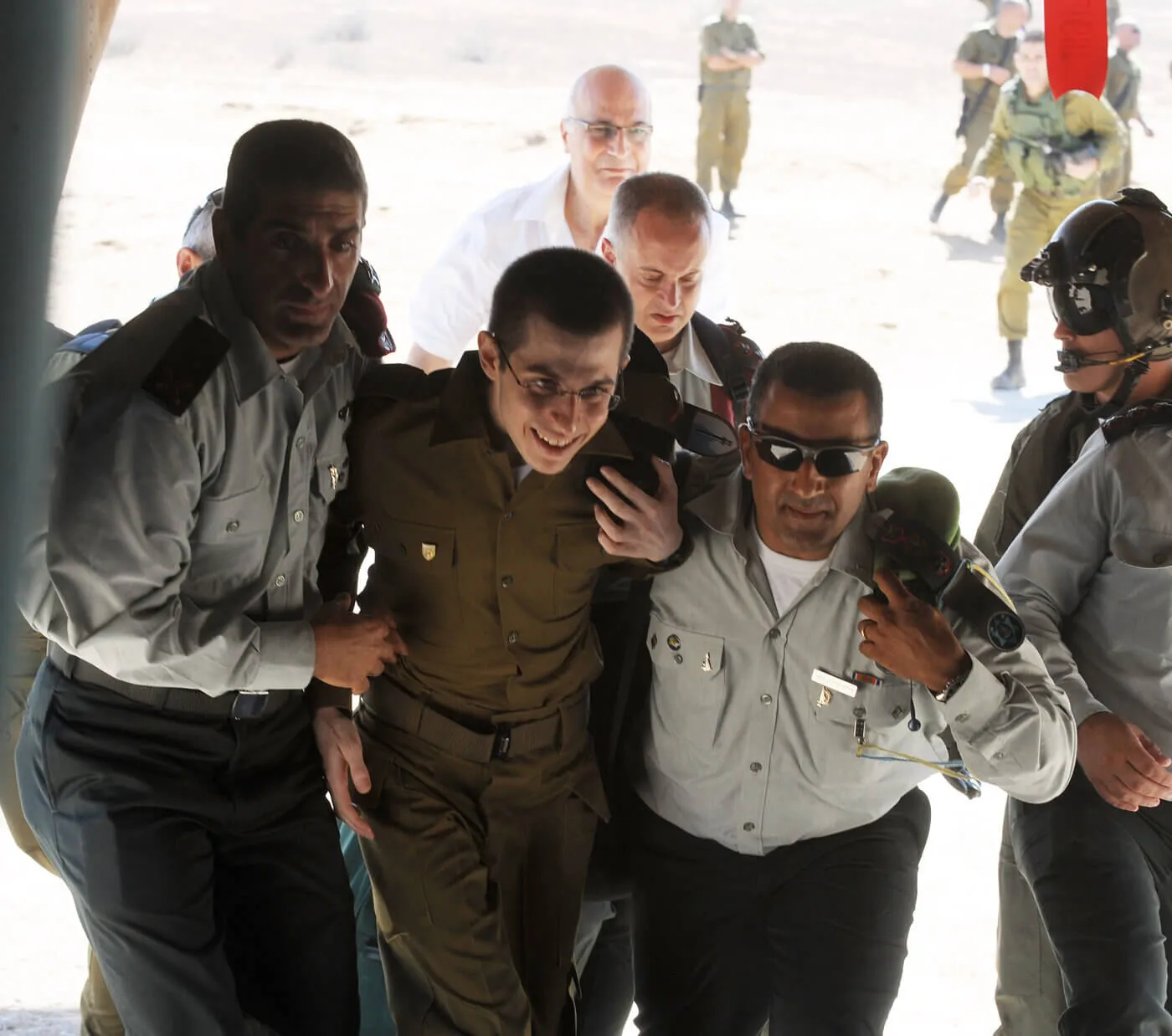 גלעד שליט משתחרר מהשבי ב-2011. צילום: עמוס בן גרשום - לע"מ