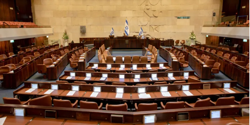 מיקי אצל זובידה על מאגר הכנסת