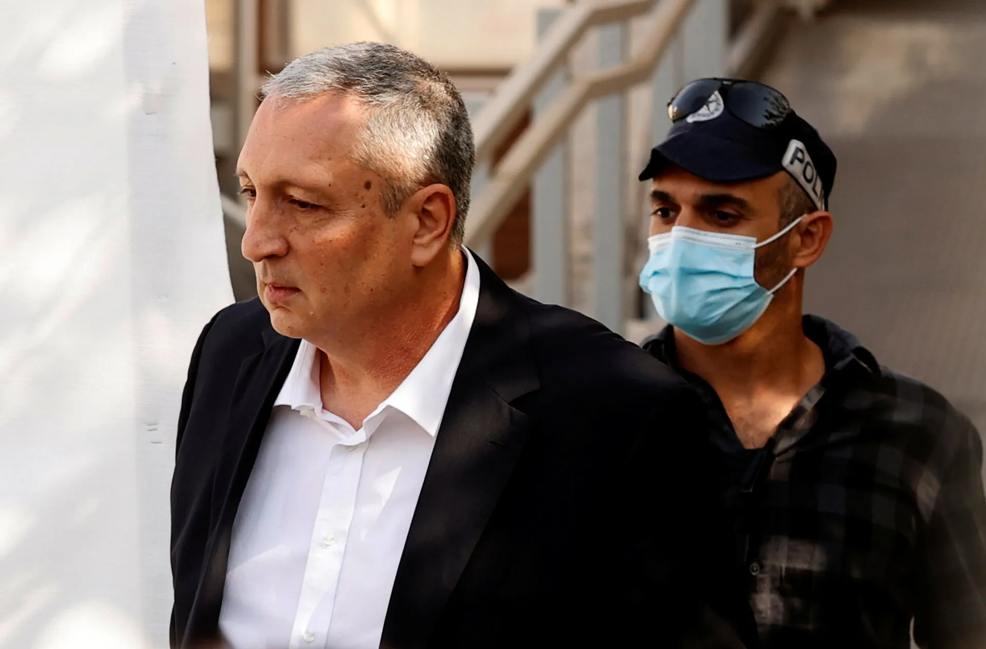 Nir Hefetz, former spokesman of former Israeli Prime Minister Benjamin Netanyahu, is pictured outside a Jerusalem court house, November 16, 2021. Photo: Reuters