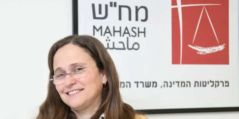 "על סכומים נמוכים יותר שוטרים הגיעו לחקירה, אבל אצלנו במח"ש שותקים"