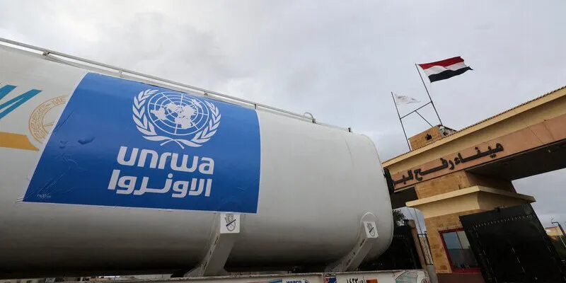 הכתובת הייתה על הלוח: כך אונר"א התפוצצה למערב בפרצוף