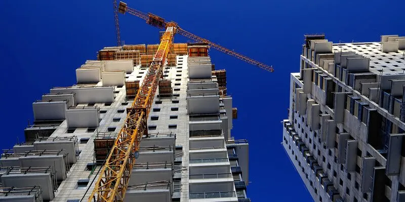 ענף בלי יסודות: שוק הבנייה איבד 75% מכוח העבודה שלו והכול תקוע