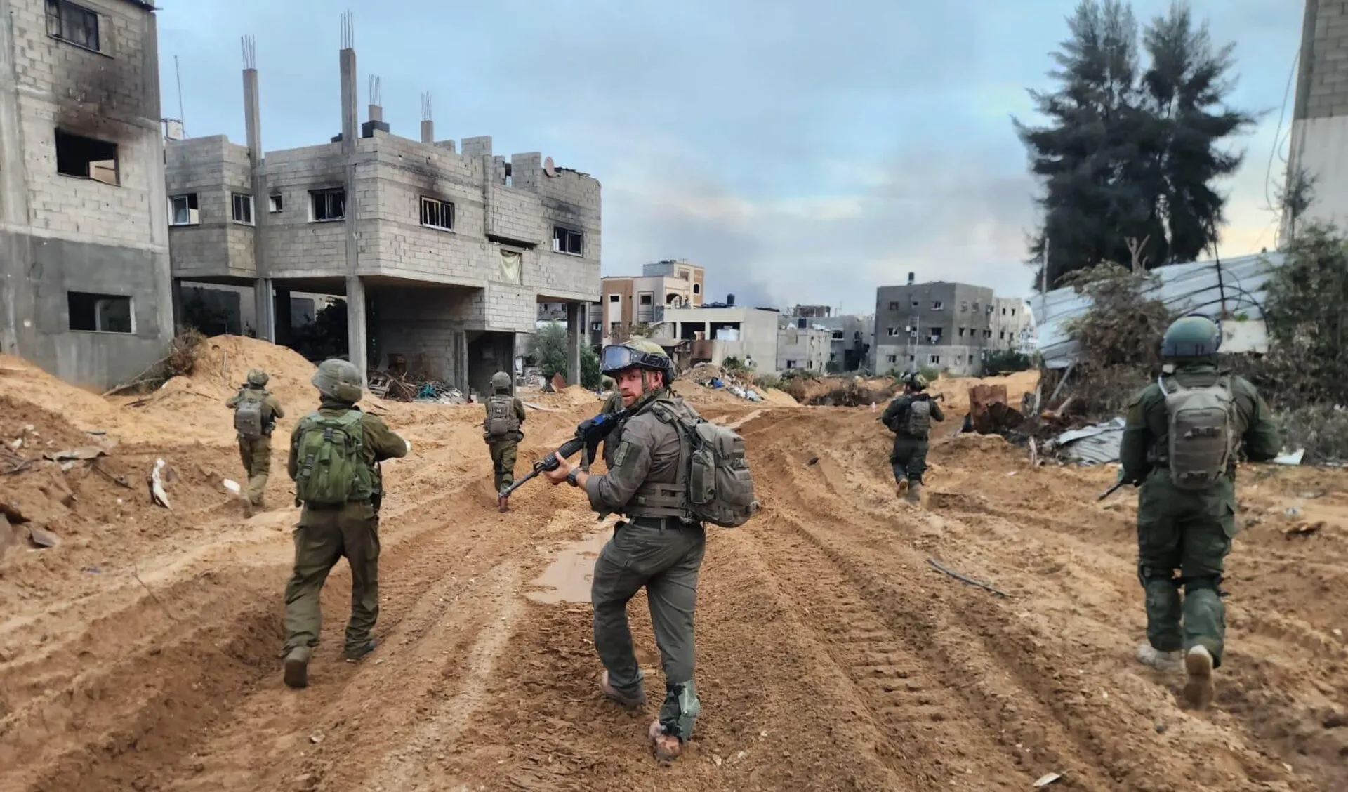 Captain Meir Rapaport in action in the Gaza Strip. He traveled to The Hague to testify on Israel’s behalf but was forced to leave the Netherlands after a police complaint was filed against him and his friends. Photo: Courtesy