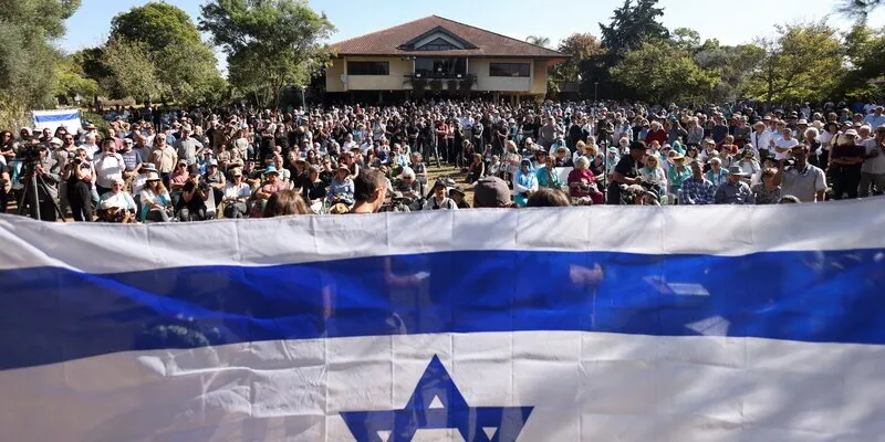 קיבוצי העוטף כמקרה מבחן: מסע בין המפונים חושף שבר אידיאולוגי