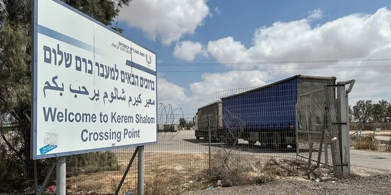 הסיוע לעזה: מפעל אריזה בחברון, כסף מהאמירויות, לוגיסטיקה ישראלית