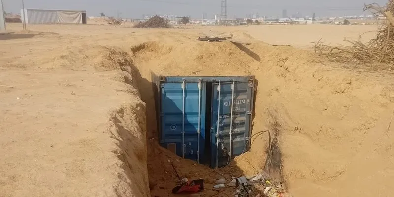 במיניבוס קבור מתחת לאדמה או בצינורות ביוב: עשרות אלפים ללא מיגון