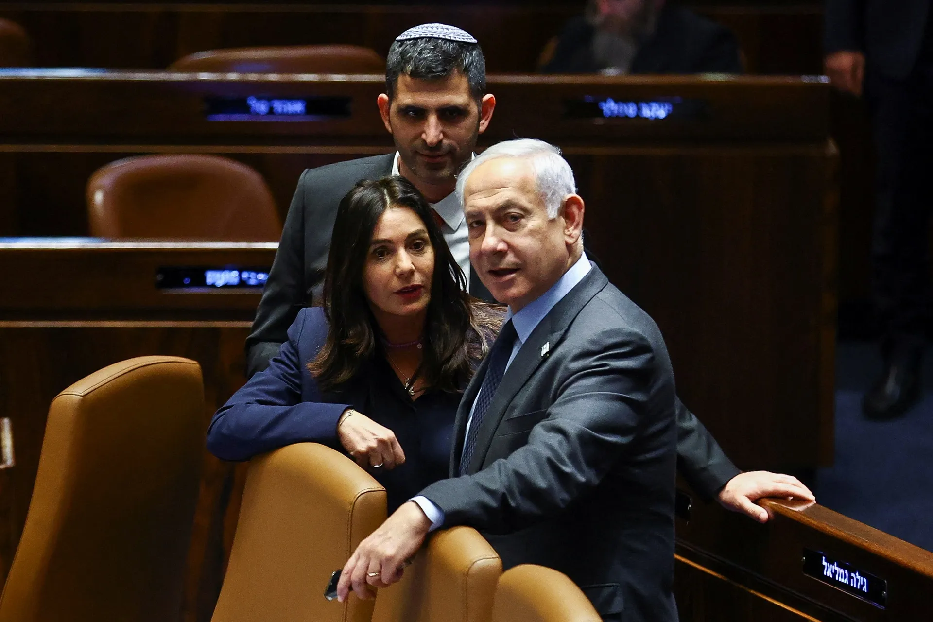 רה"מ נתניהו והשרים קרעי ורגב. צילום: רויטרס