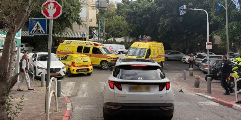 מדוע יש כל כך הרבה אמבולנסים בכל זירה - ומה הקשר ליריבות בין מד"א לאיחוד-הצלה?