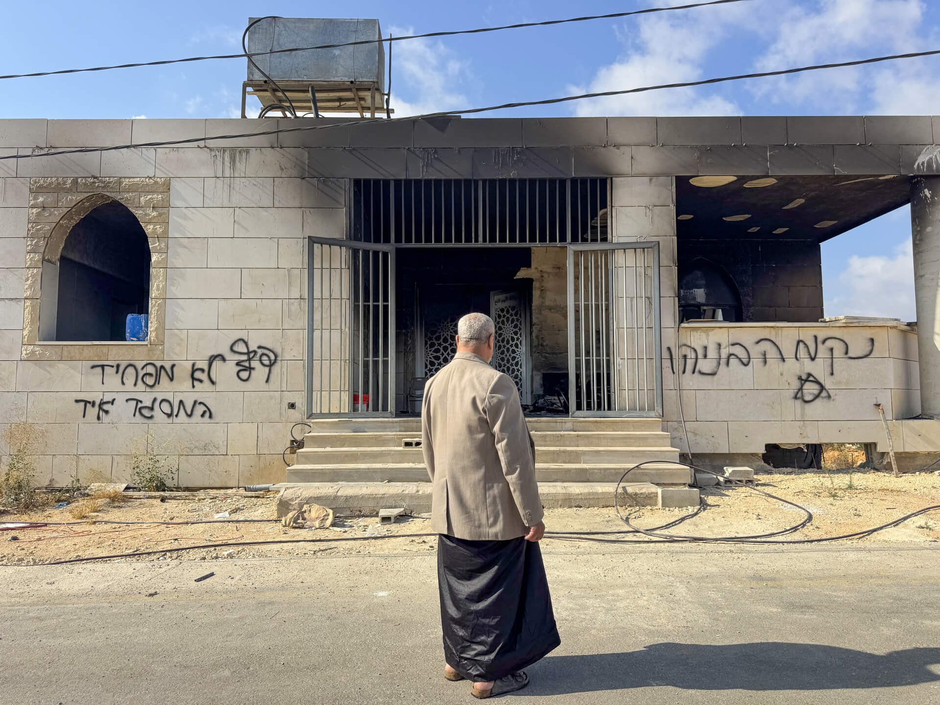 מסגד שהוצת כנקמה בכפר קסורה באזור שכם, השבוע. צילום: רויטרס