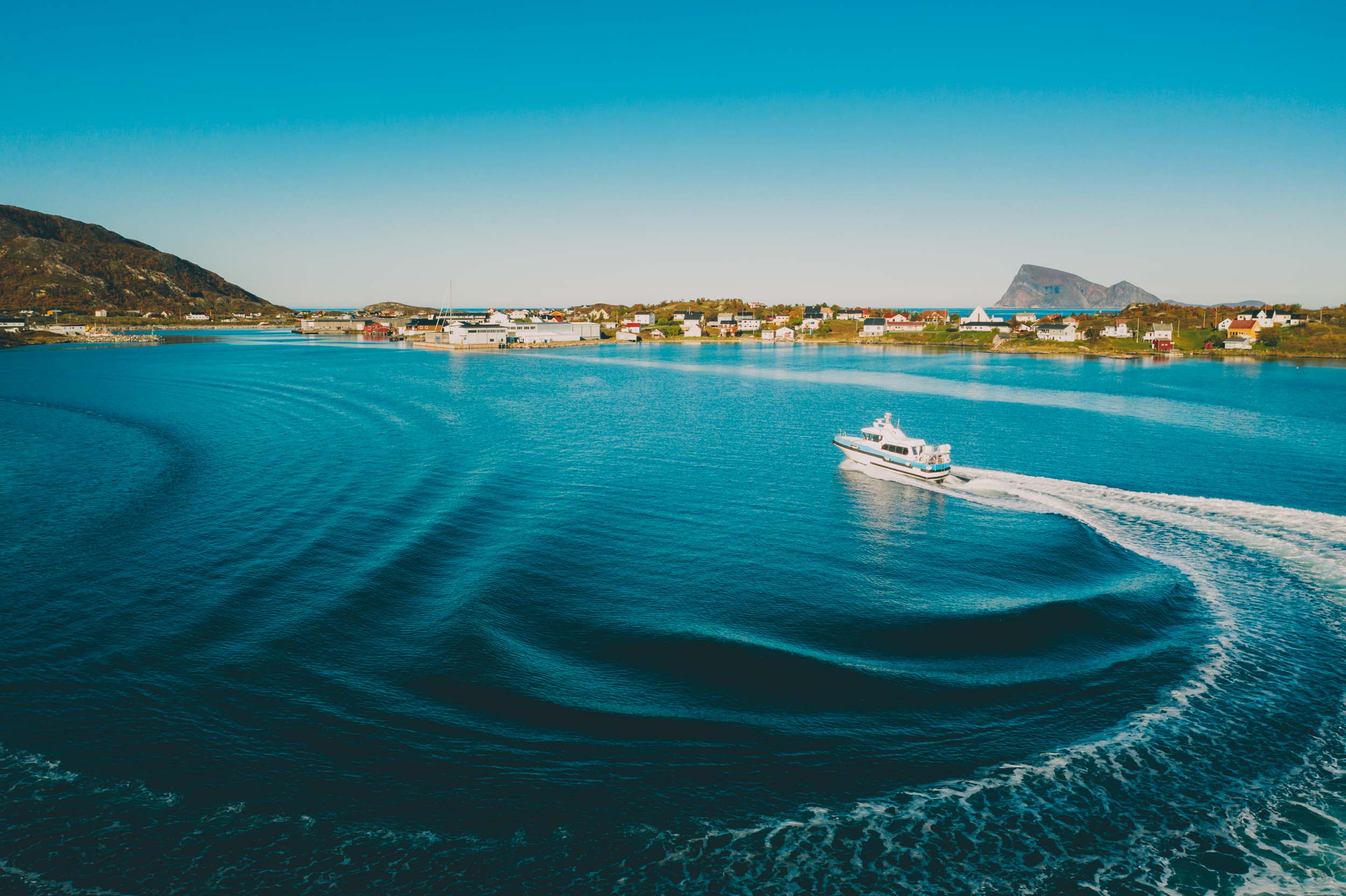 Sommarøy Sea Family på båttur på Sommarøy