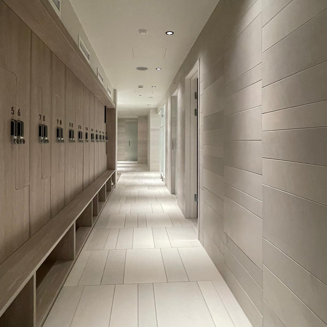 Zona de vestuarios del Spa. Diseño realizado a medida.