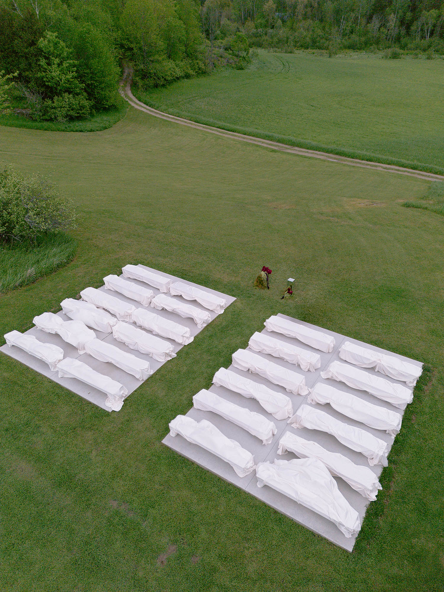 Le Peaches & Cream Wedding - Ceremony Setup