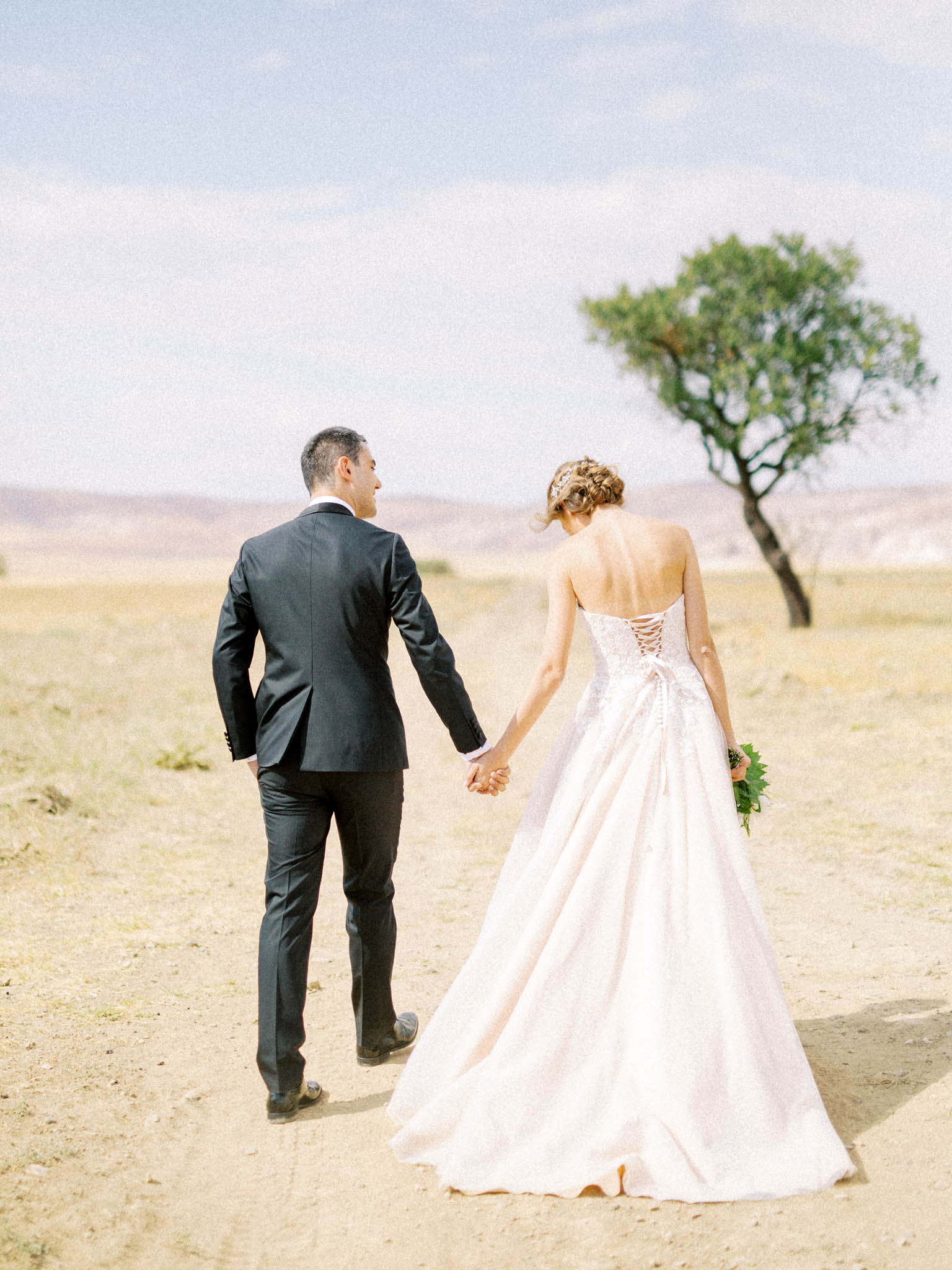 Post-wedding photo session at Tuz Gölü salt lake in Turkey - image 1