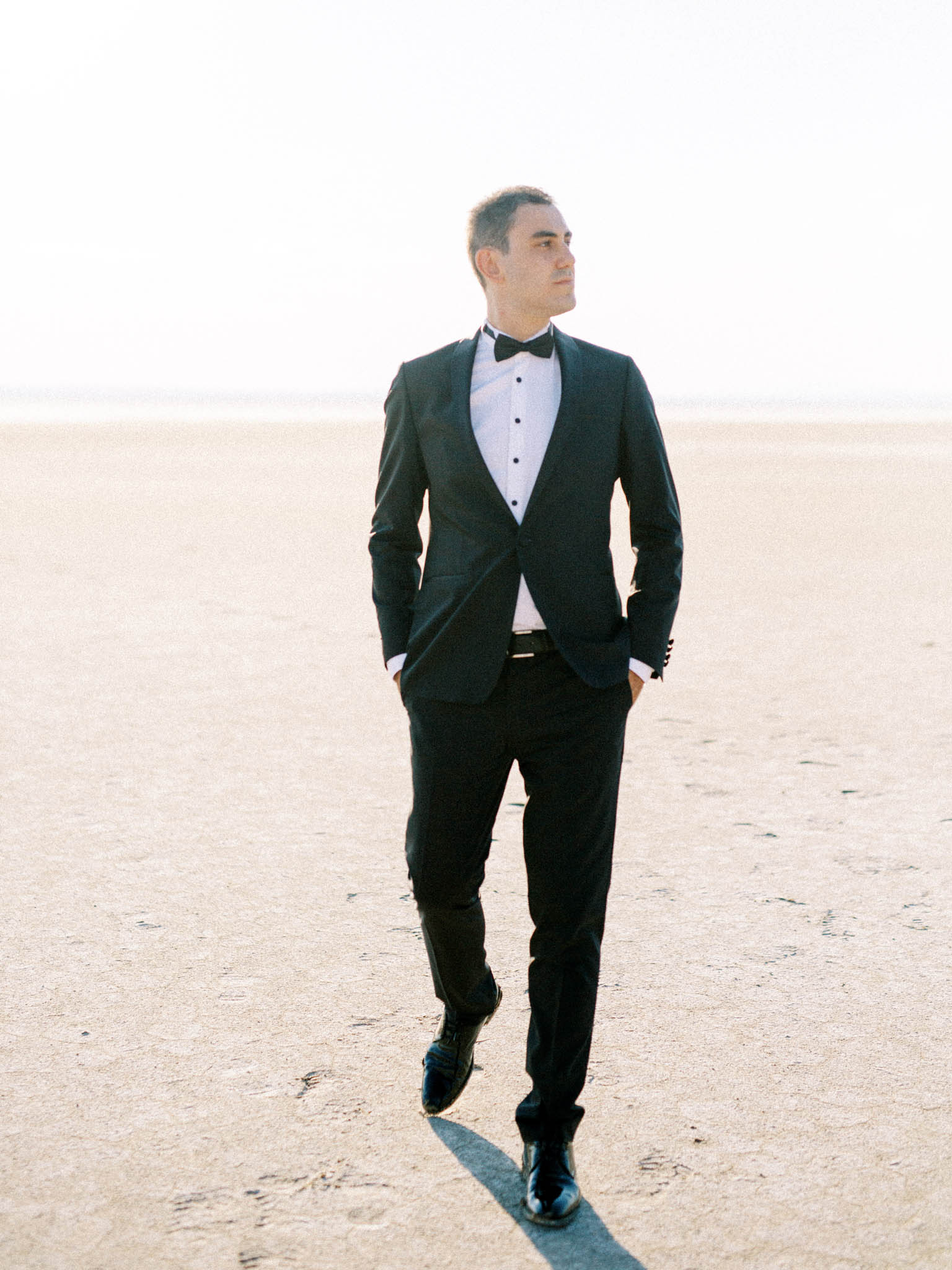 Post-wedding photo session at Tuz Gölü salt lake in Turkey - image 16