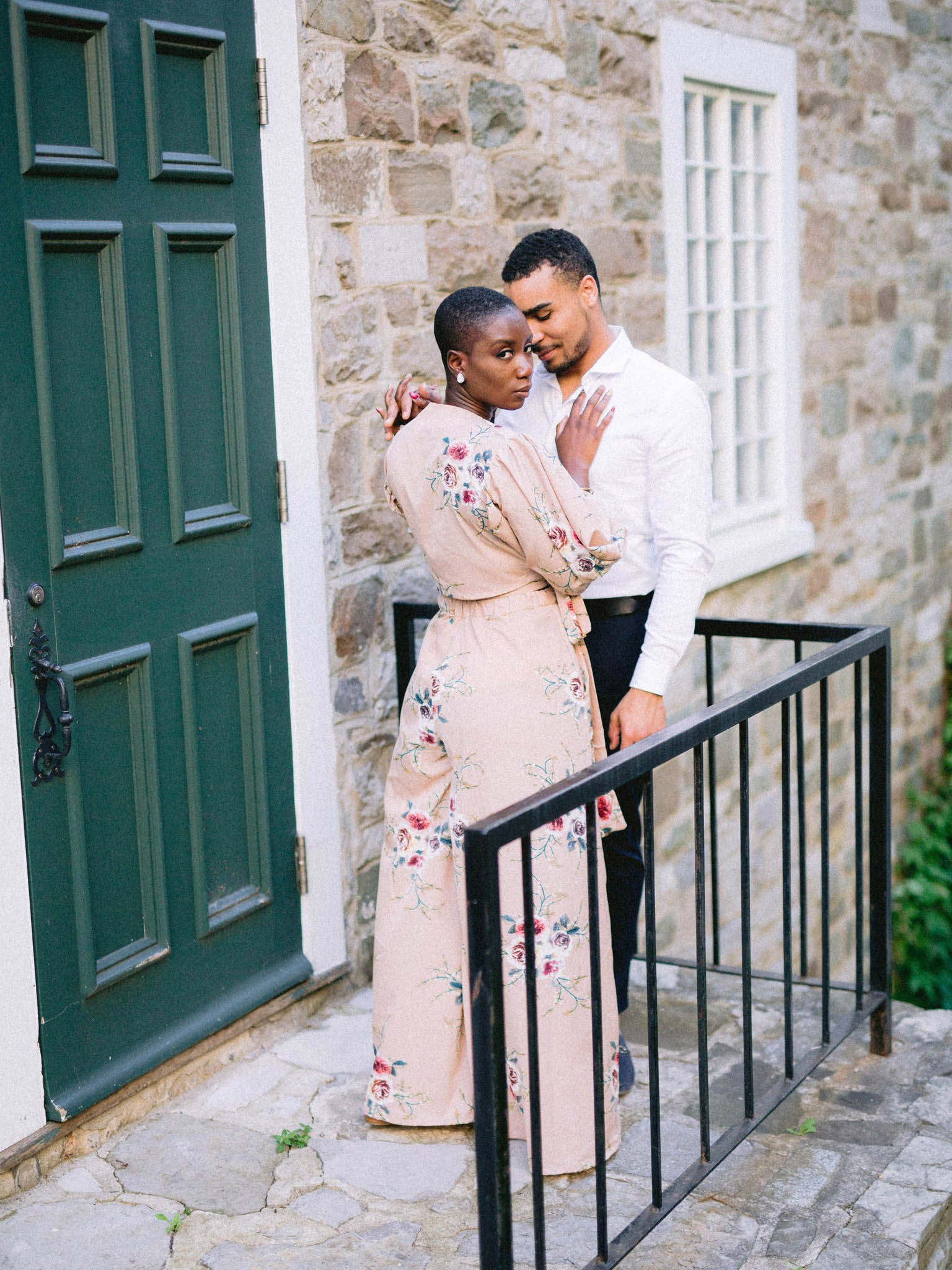 Romantic engagement session in Old Quebec City - image 11