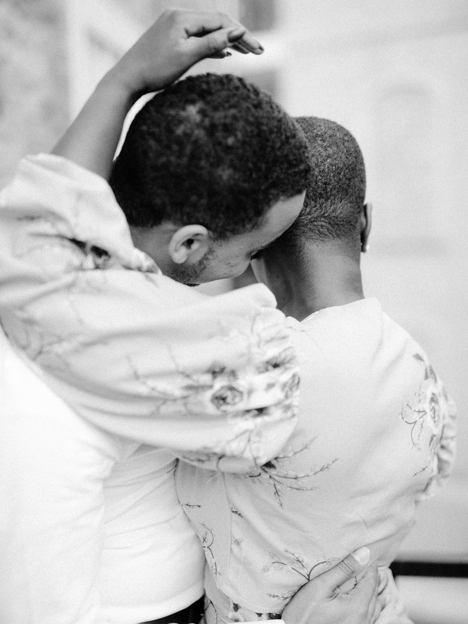 Romantic engagement session in Old Quebec City - image 10