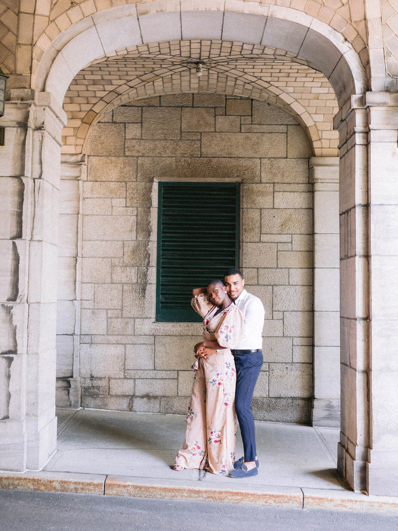 Romantic engagement session in Old Quebec City - image 5