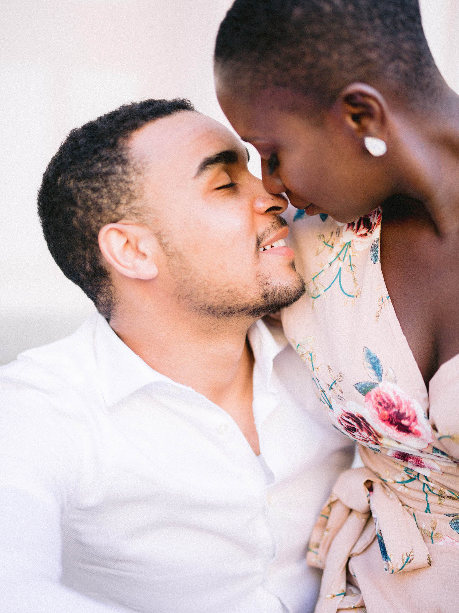 Romantic engagement session in Old Quebec City - image 9
