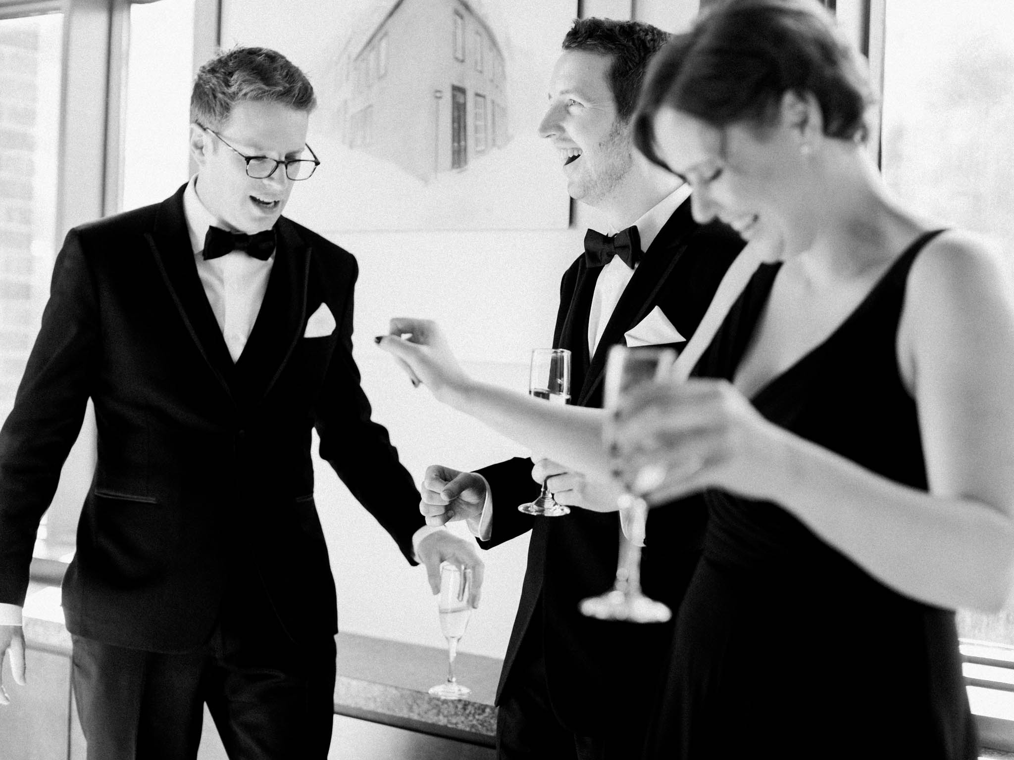 Elopement at Musée de l'Amérique francophone in Quebec City - image 13