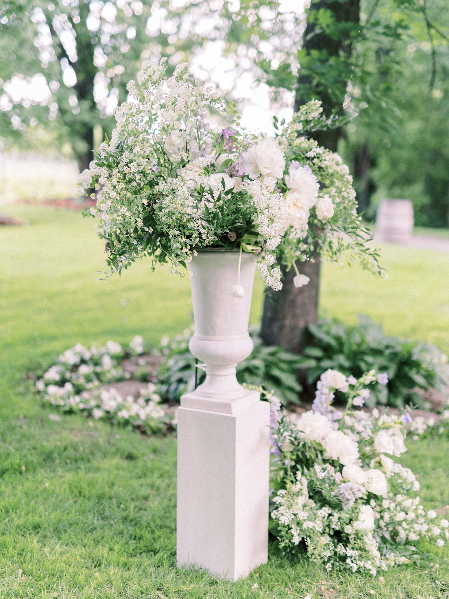 Wedding at Château Taillefer Lafon vineyard near Montreal - image 15