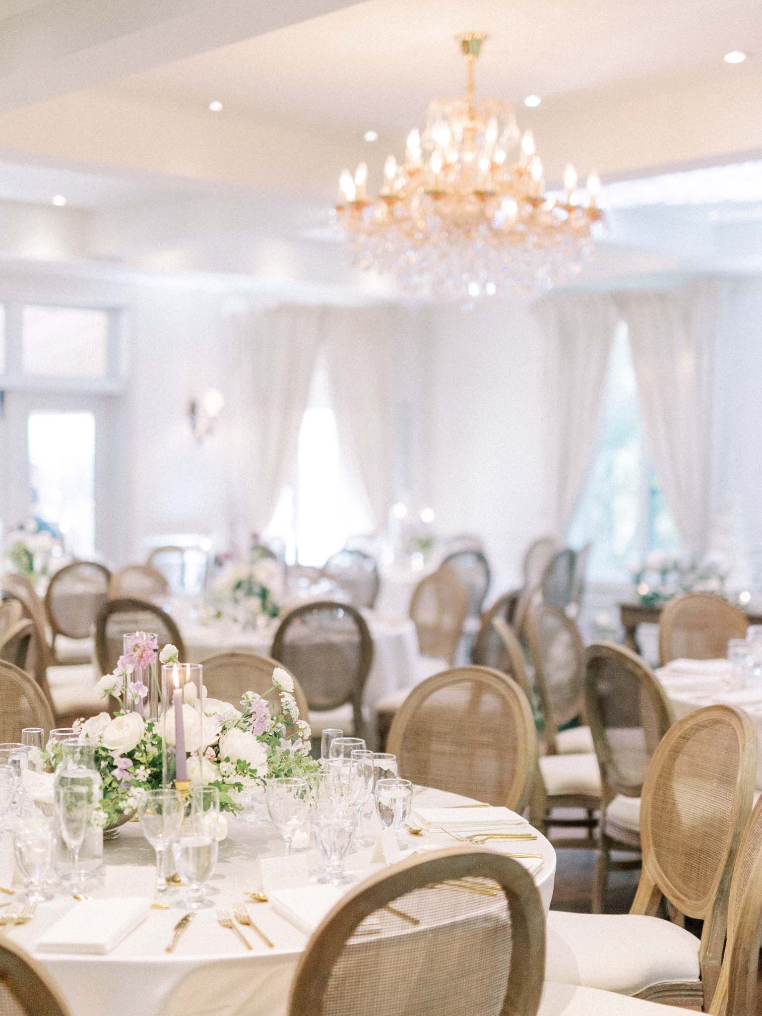 Wedding at Château Taillefer Lafon vineyard near Montreal - image 29