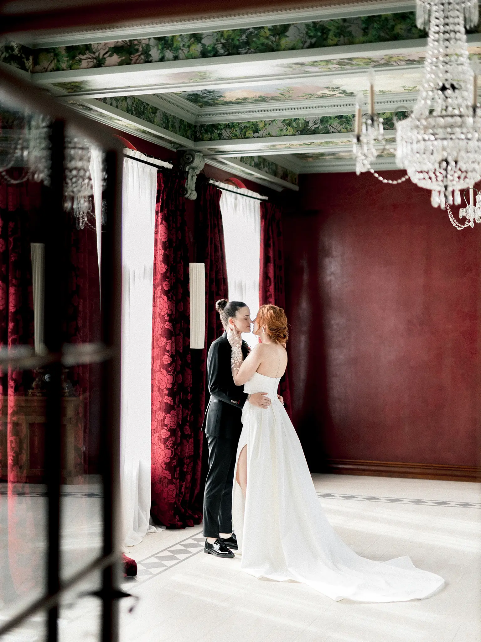 Maroon and black wedding editorial at Château Ste-Agnès in the Eastern Townships, Quebec - image 25