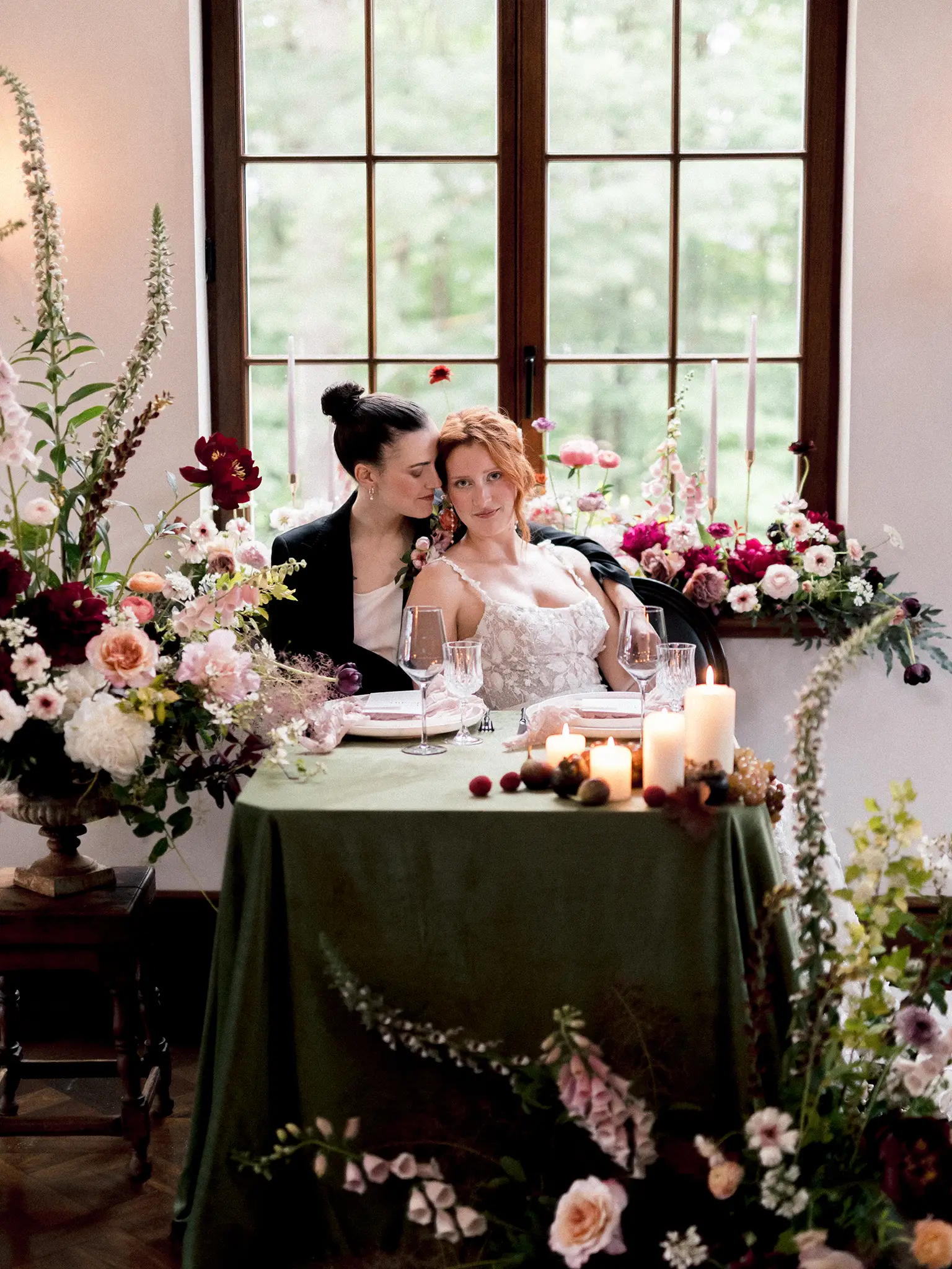 Maroon and black wedding editorial at Château Ste-Agnès in the Eastern Townships, Quebec - image 32