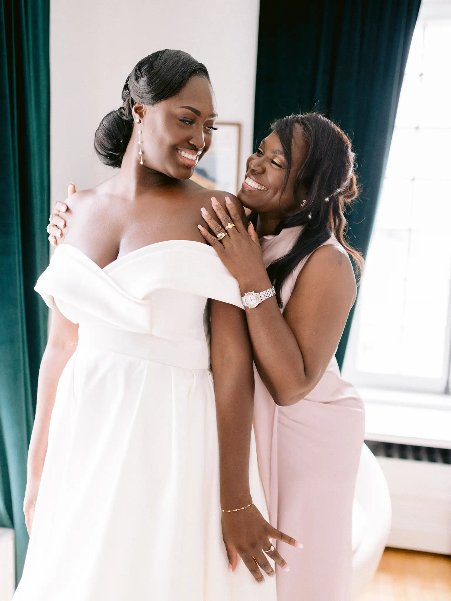 Wedding at Salle des Promotions, Le Petit Séminaire in Old Quebec City - image 8