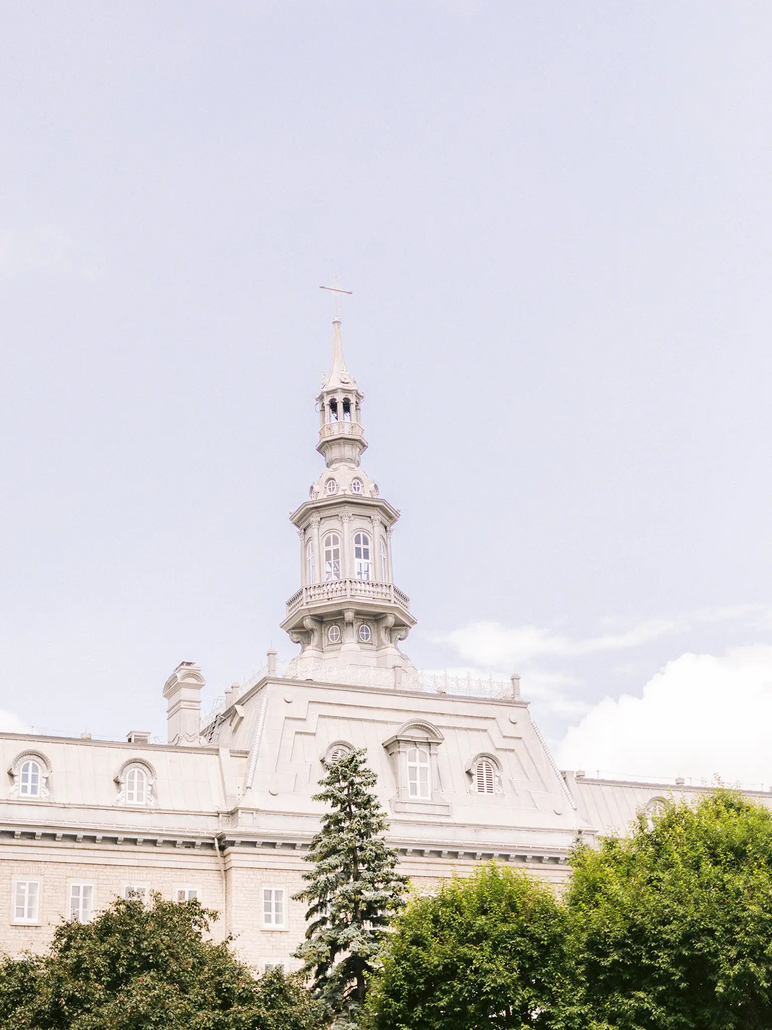 Wedding at Salle des Promotions, Le Petit Séminaire in Old Quebec City - image 23