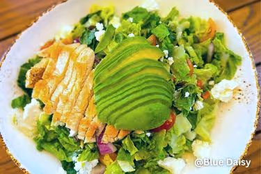 Salad with chicken from Blue Daisy Melrose