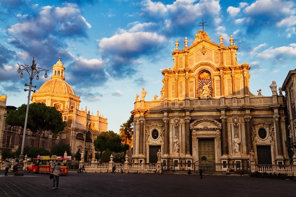 Catane - Sicile, Italie | Guide voyage authentique Hello Junto