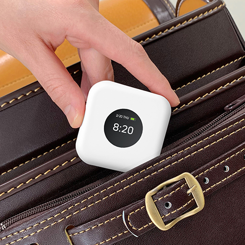 BoTトークをランドセルに入れる写真