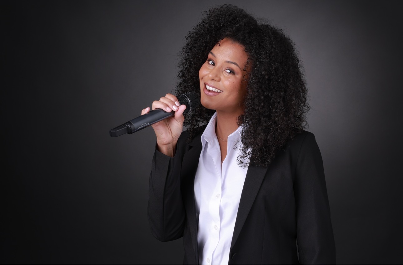 Happy client of the vocal studio