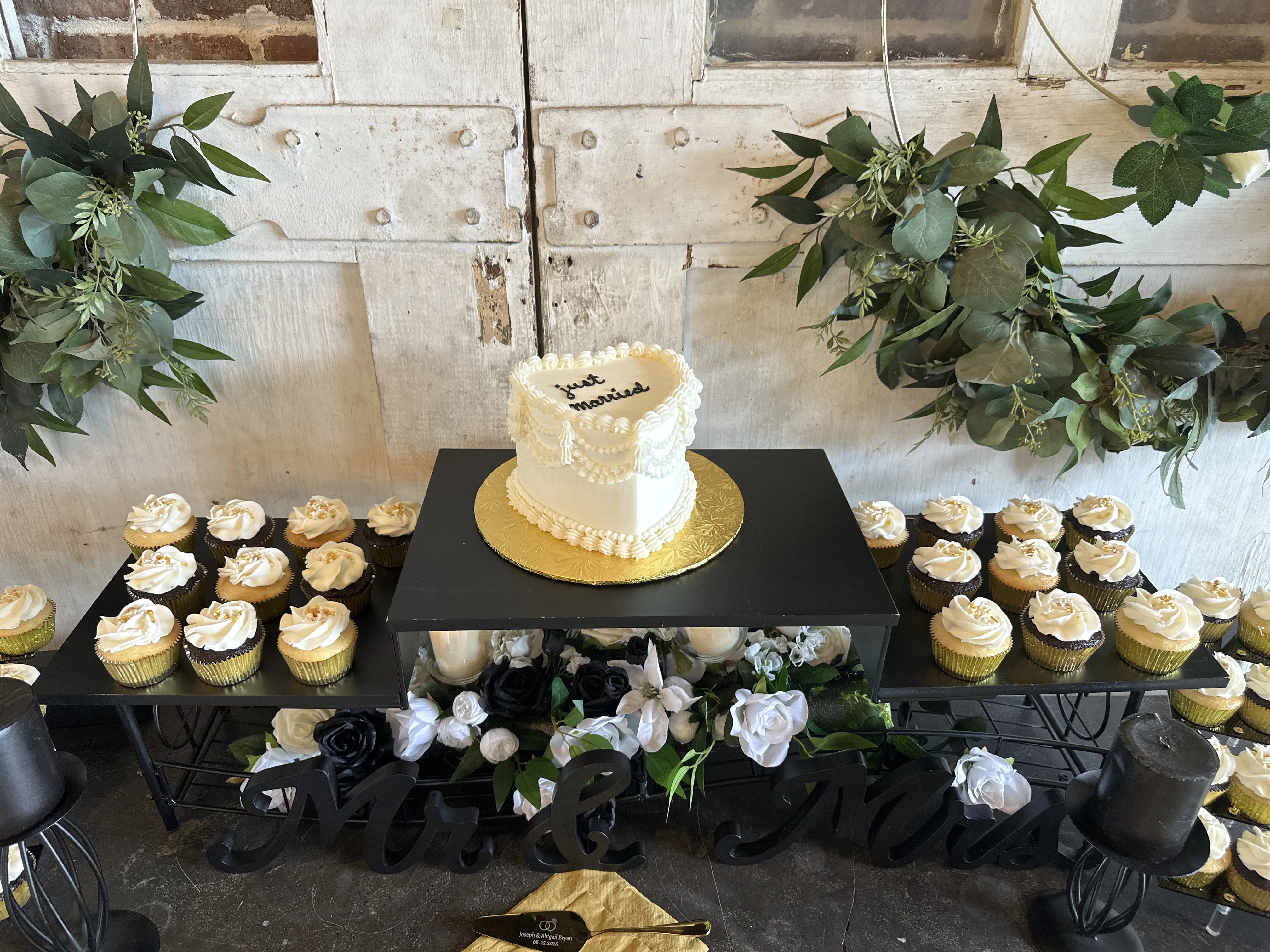 Wedding cupcakes offer additional flavor selections for the guests to enjoy.