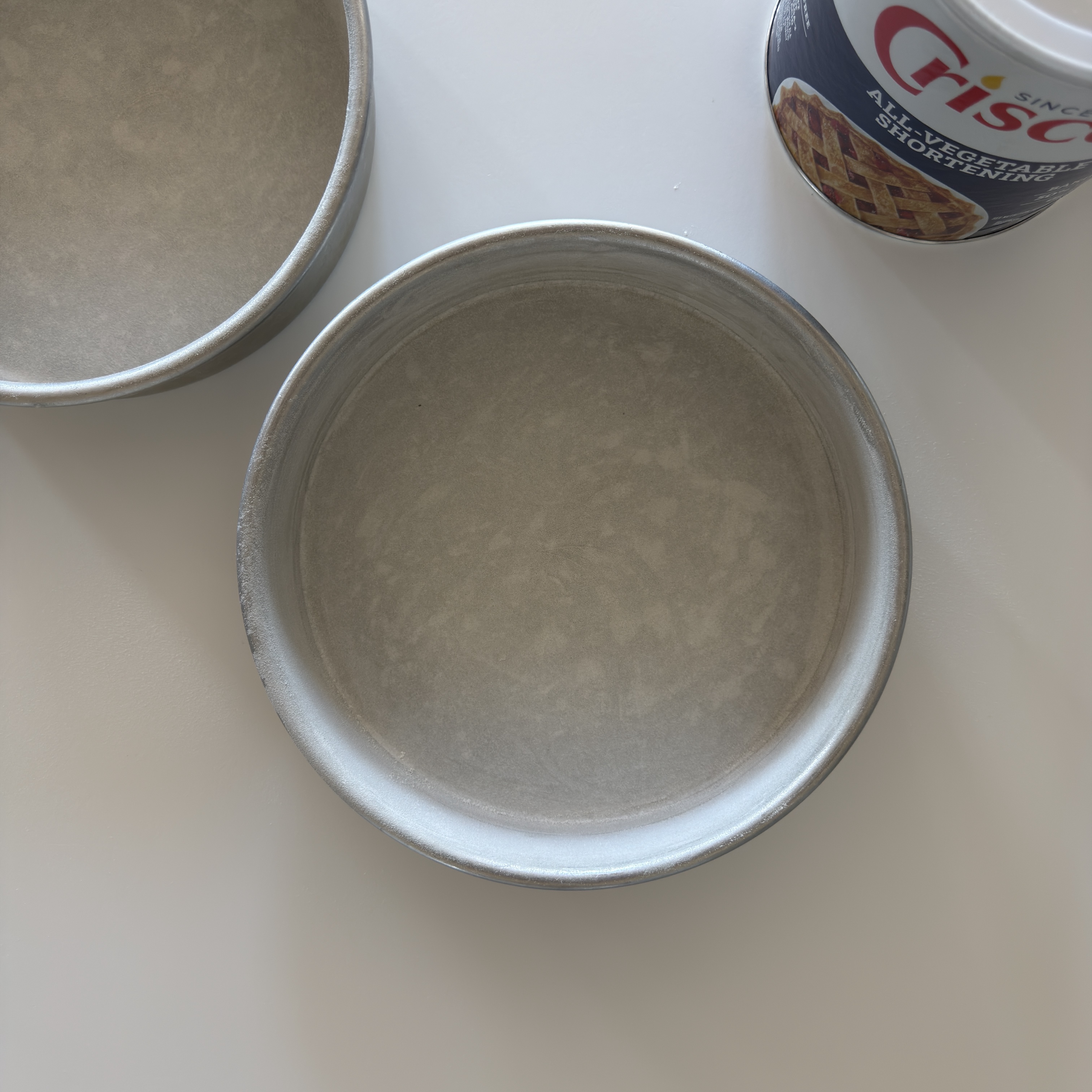 The best way to make sure your cake turns out well is to prepare the cake pan the right way.