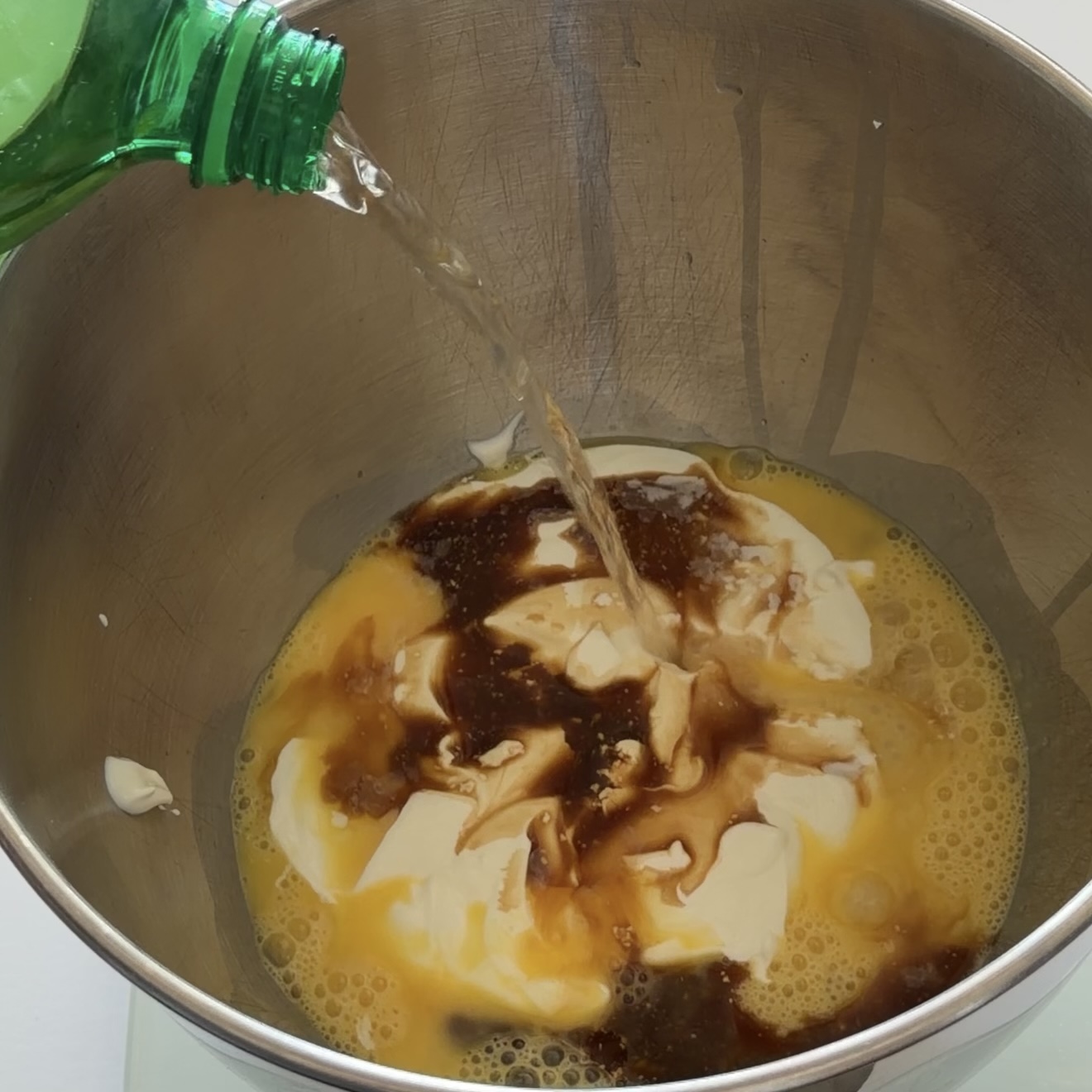 Vanilla cake with Ginger Ale. Step 5: In a separate bowl, whisk together the 2 eggs, 8 oz heavy whipping cream, 3½ oz vegetable oil, and 3 tsp vanilla until smooth.