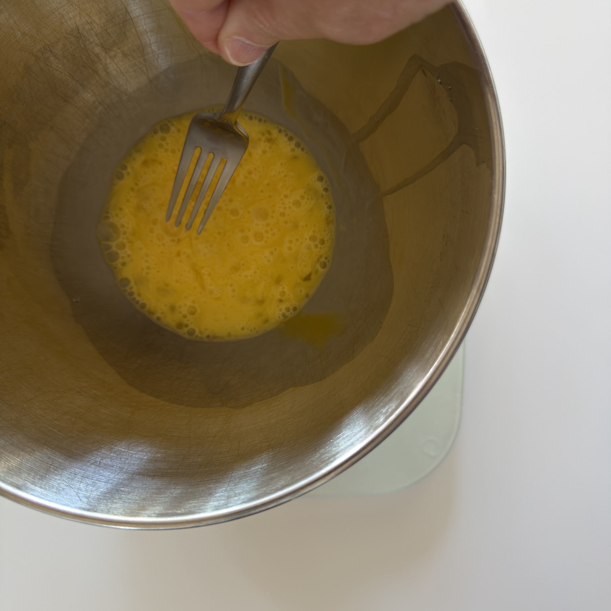 Vanilla cake with Ginger Ale. Step 5: In a separate bowl, whisk together the 3 eggs, 8 oz sour cream, Ginger Ale, and 3 tsp vanilla until smooth.