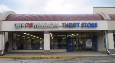 External front photo of City Mission's Belle Vernon Thrift Store