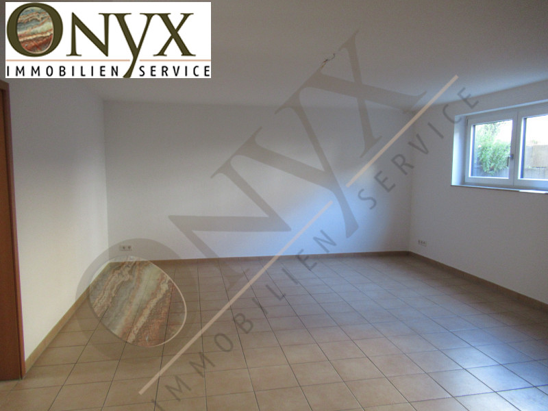 "Reserviert!  Singlewohnung mit Platz - inklusive "SAUNA" u. "PKW-Stellplatz"