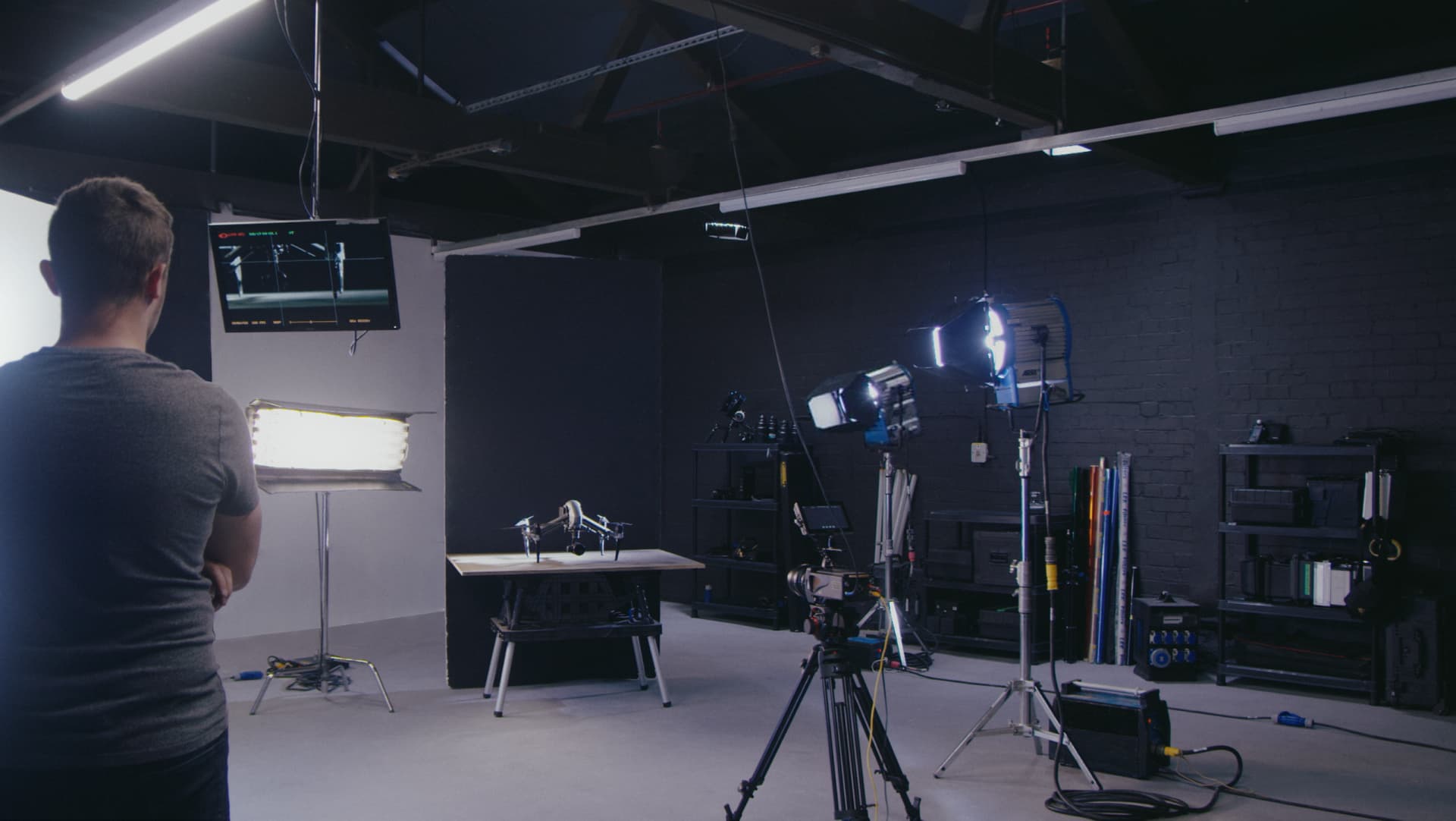 Visual of the studio.