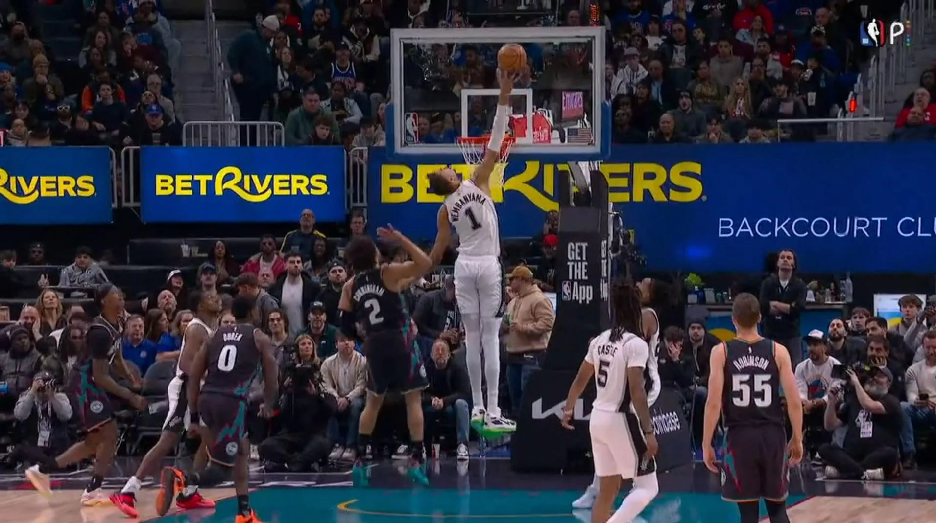 Przegląd nocy: Spurs zatrzymali Pistons