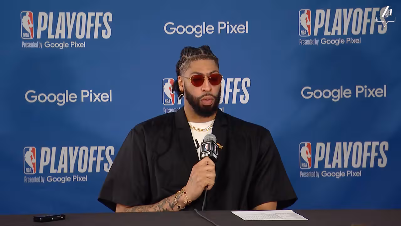 Davis krytykuje Lakers