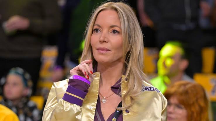 Jeanie Buss nie chce stracić udziałów w Lakers!