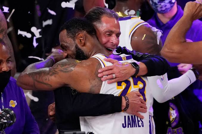 Lakers są wdzięczni LeBronowi za osiem lat