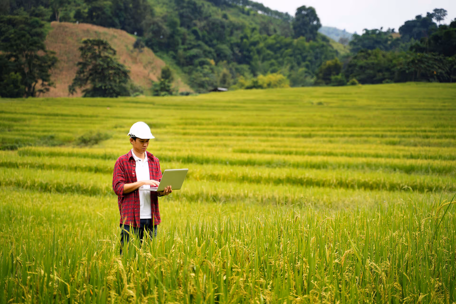 Through this time of global uncertainty, Eastern Communications finds ways to keep people connected.