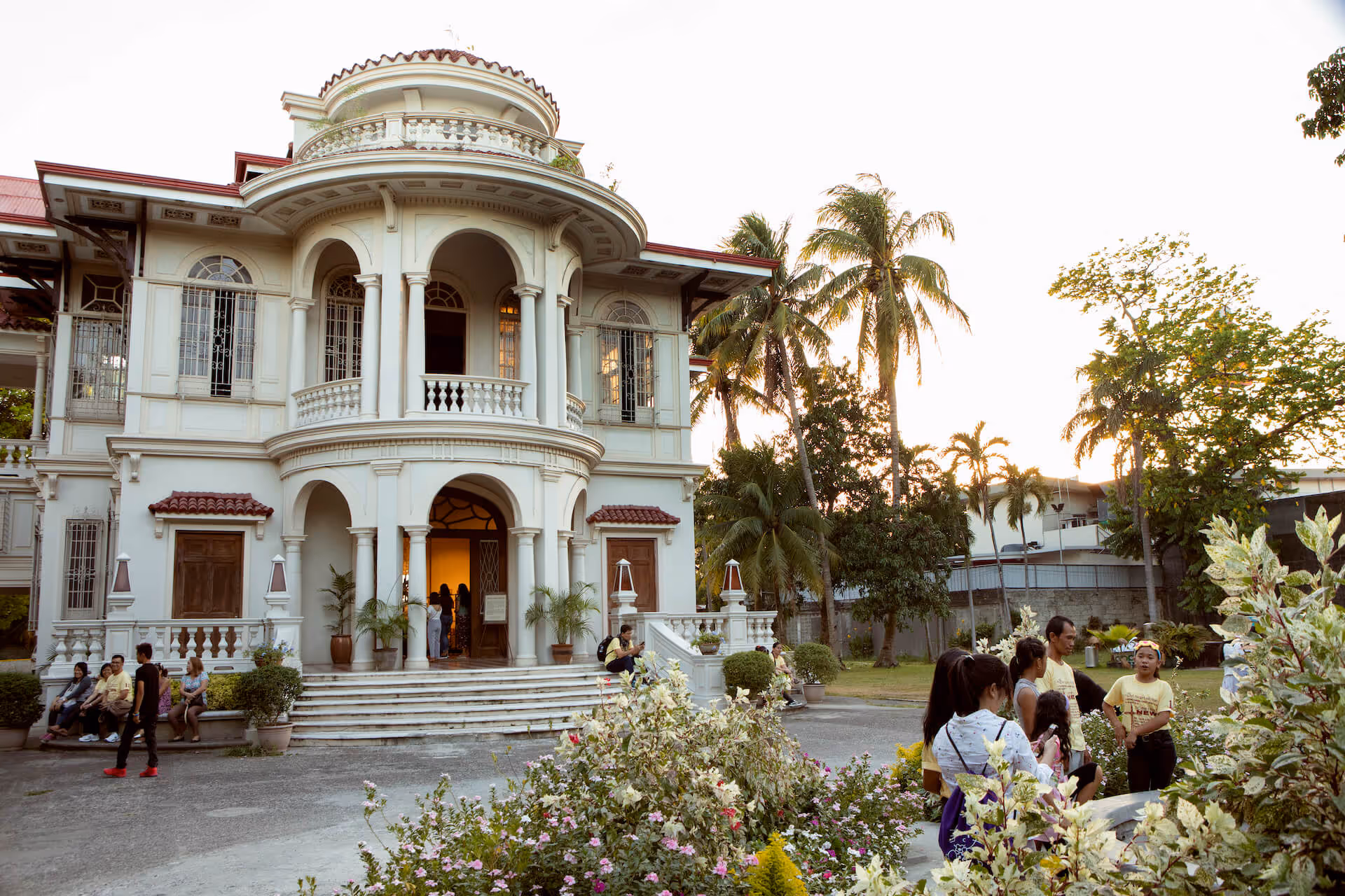 The Molo Mansion was the ancestral house of Lacson-Yusay family from Molo, photo by Miguel Nacianceno