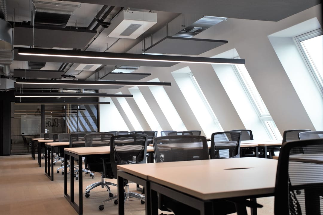 Eiswerk Enterprise 56 person workspace