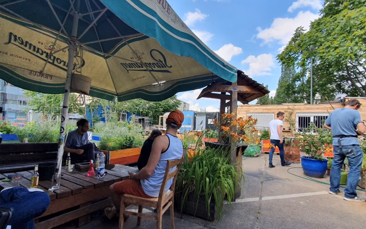 Eiswerk Local Area Guide: Cafes & Restaurants