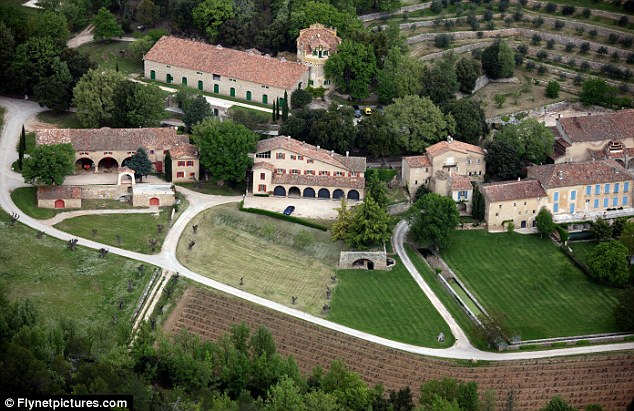 Biệt thự của Brad Pitt tại Pháp với mái vòm Mediterriano